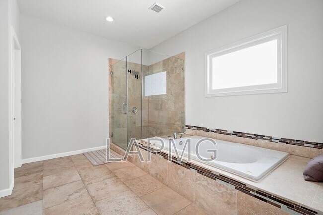 Building Photo - 9842 Portola Dr