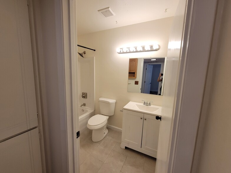 Building Photo - 2776 Kerria Way
