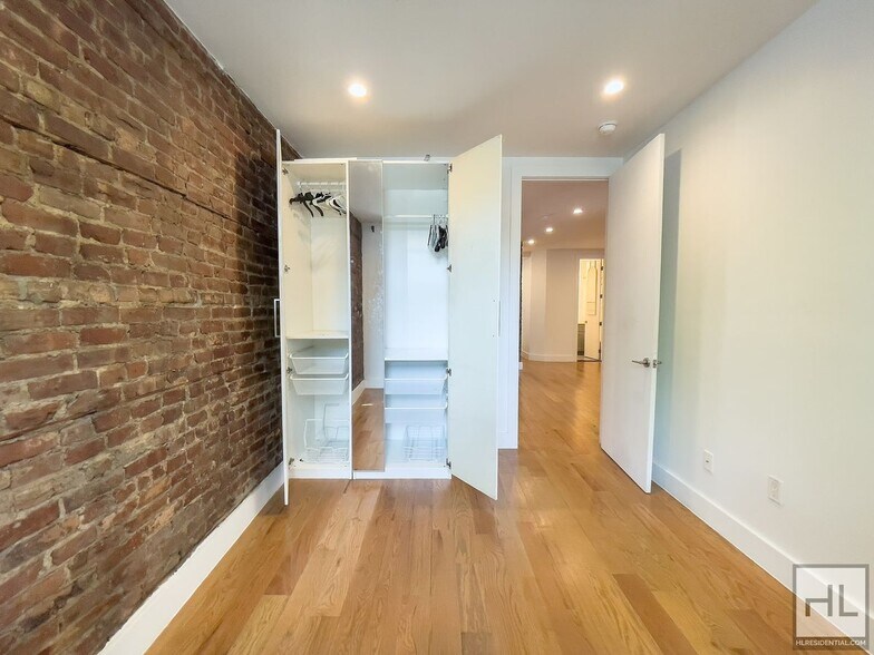 Building Photo - Renovated 2-Bedroom with Private Backyard + 1,500 Sq Ft Recreation Space | Fort Greene