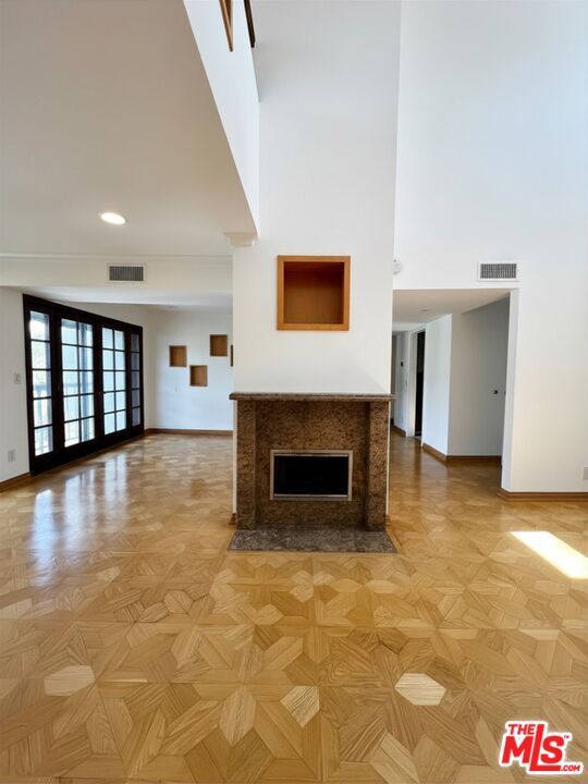 Building Photo - 7505 Hampton Ave