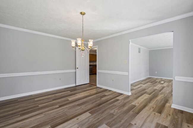 Building Photo - Spacious Home in Severna Park