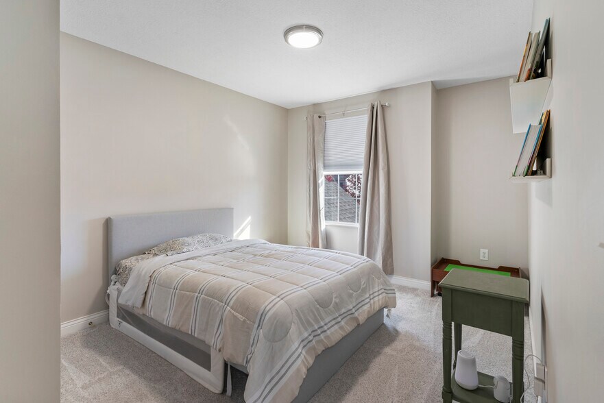 2nd Bedroom - 6125 Ashtead Dr