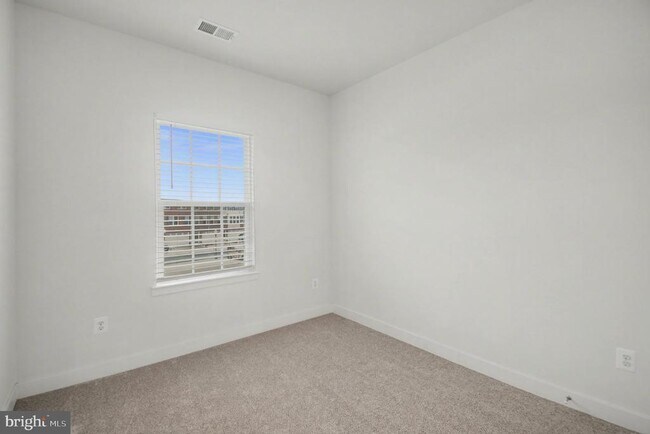 Building Photo - 11398 Willow Green Cir