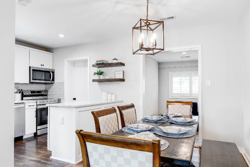 Building Photo - 1205 Blue Jay Ln