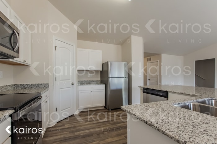 Building Photo - 1190 Silvertrace Dr