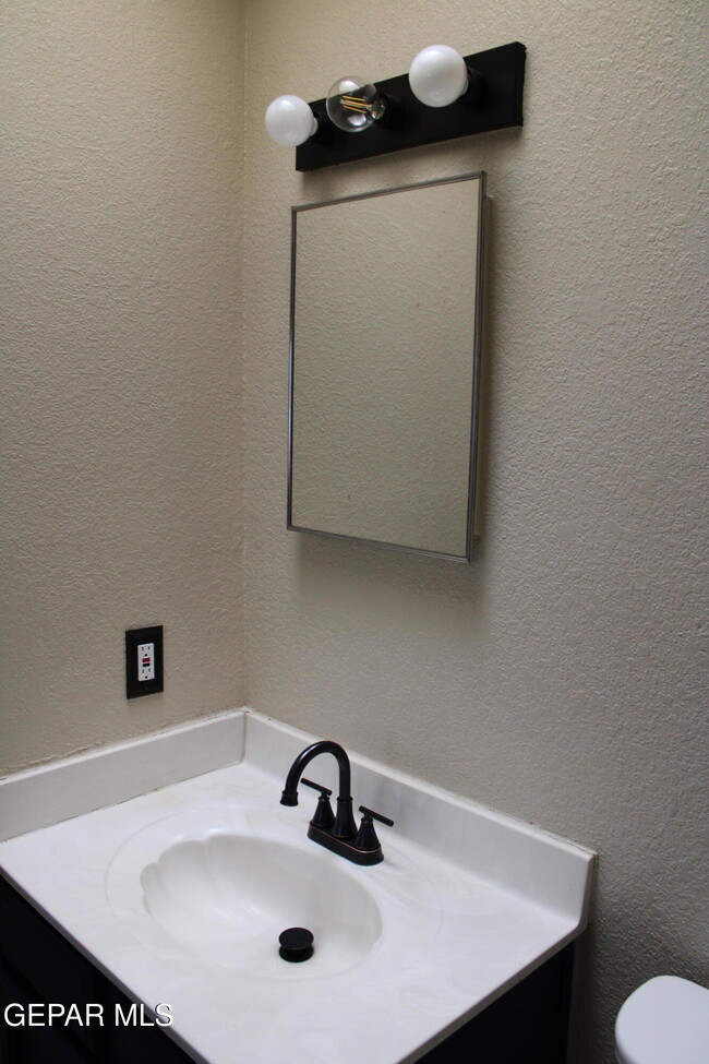 Building Photo - 11668 Diana Lynn Ct