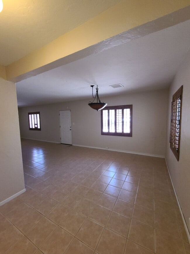 Building Photo - Classic Woodlea Charm with Modern Updates