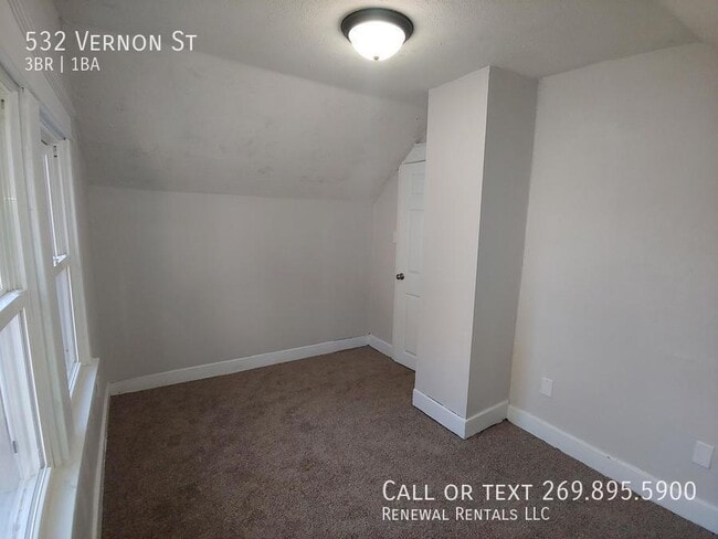 Building Photo - 532 Vernon St