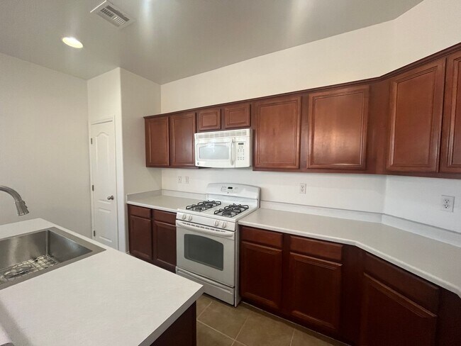 Building Photo - Stylish single-story living with 3 bedrooms, 2 baths, plus a versatile den — 1,489 sq ft of comfo...