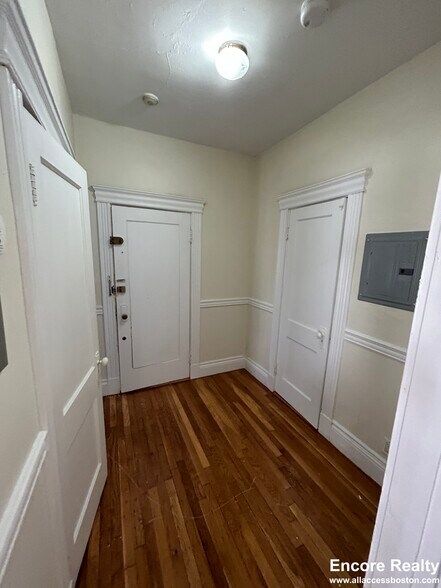 Building Photo - 5 Walbridge St