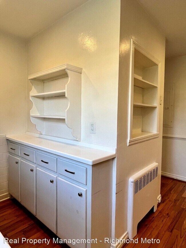 Building Photo - 3 br, 1.5 bath House - 6202 Dustin Drive