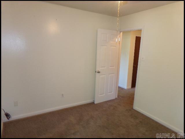 Building Photo - 711 Briar Ridge Ct