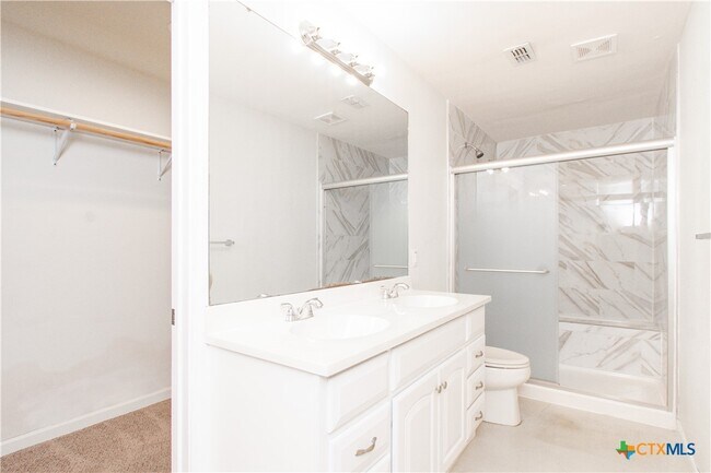 Building Photo - 2524 Berkett Dr