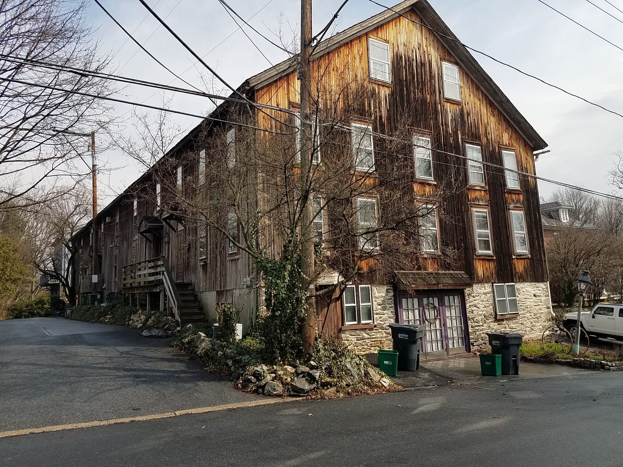 Outside Street level - 15 Wabank Rd