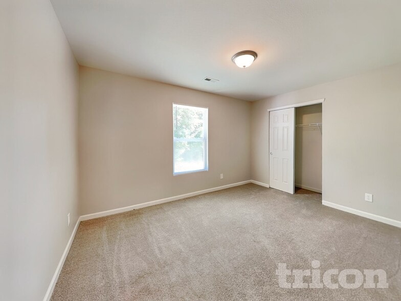 Building Photo - 1351 Waterlily Lane