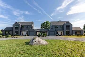 Building Photo - 557 Bristol Ferry Rd