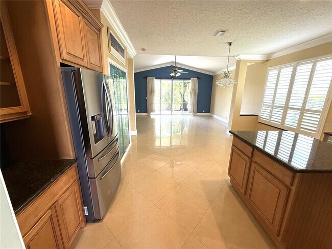 Building Photo - 3865 NW Deer Oak Dr