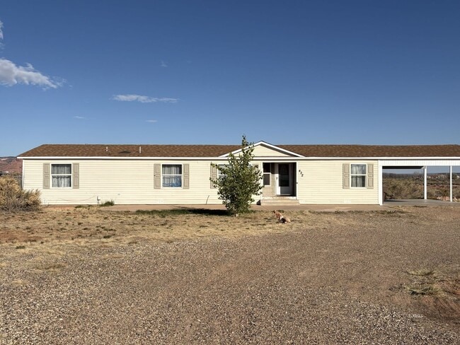 Building Photo - 422 W Piute Dr