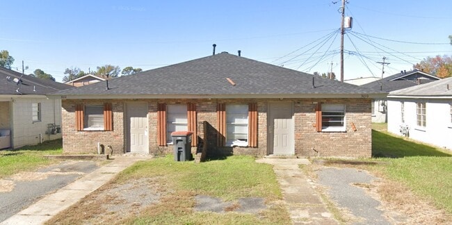 Building Photo - 3010 S Holly St