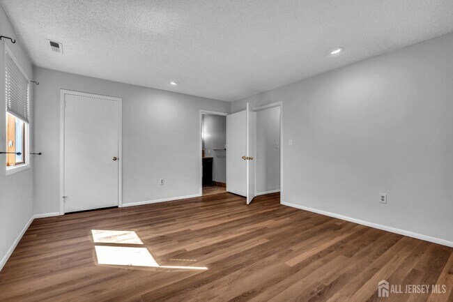 Building Photo - 2016 Aspen Dr