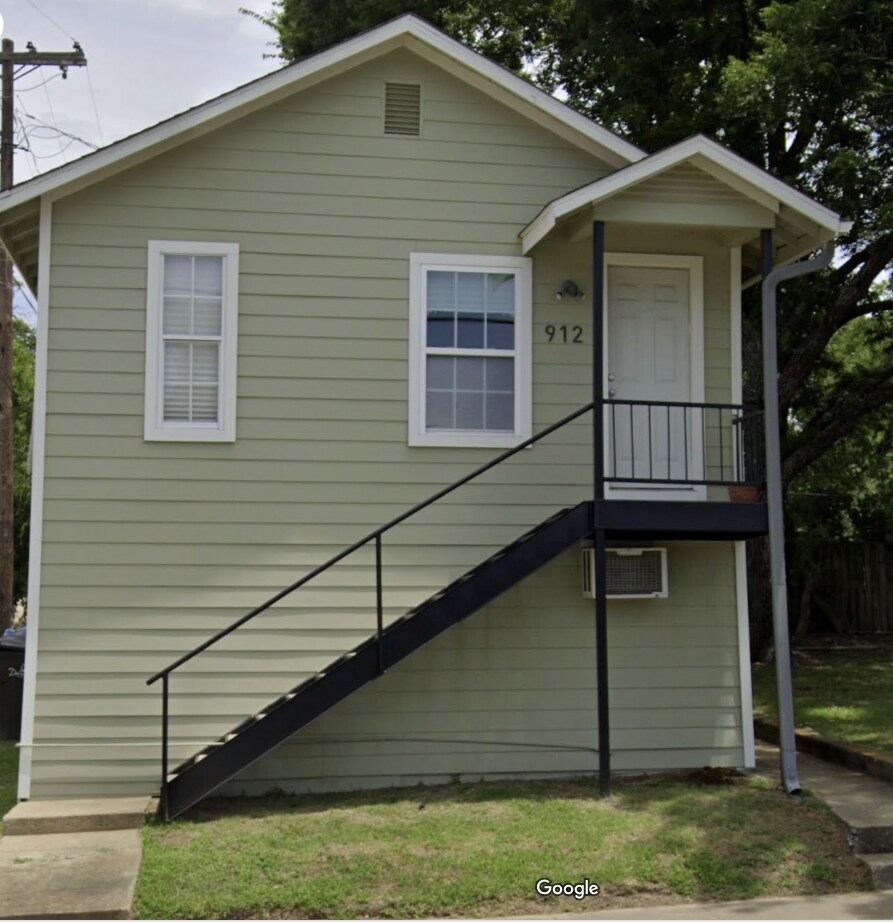 Building Photo - 912 S Armstrong Ave