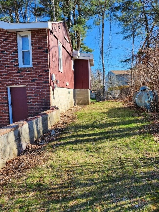 Building Photo - 3 Chase St