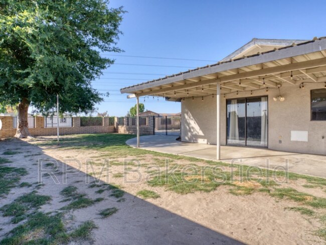 Building Photo - 2851 Van Buren Pl