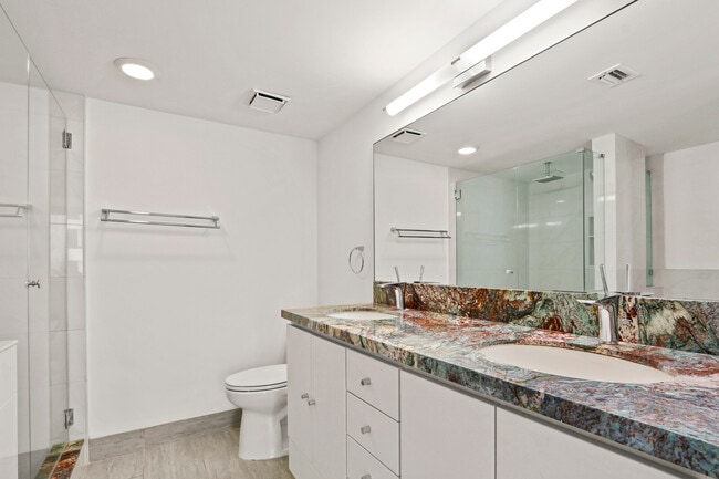 Building Photo - 4200 N Ocean Dr