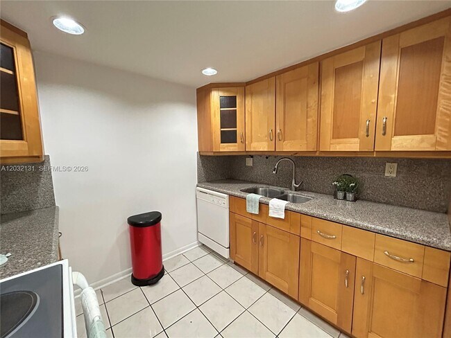 Building Photo - 9780 SW 92nd Terrace