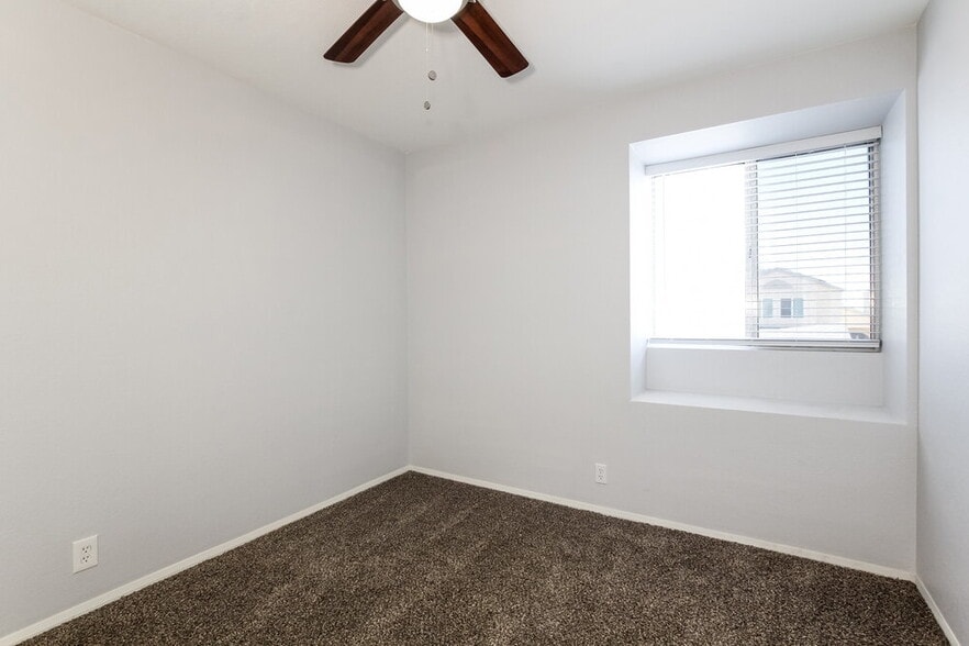 Building Photo - 4052 W Camino Vivaz