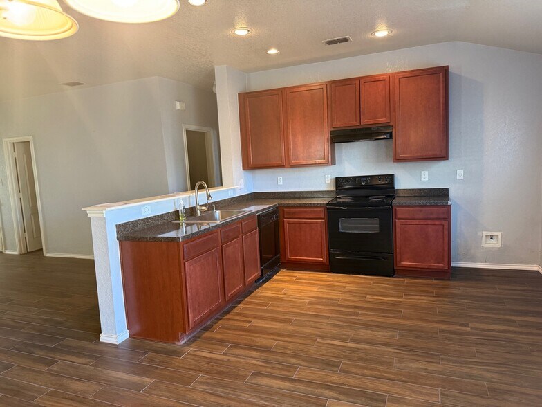 Building Photo - 4714 Dapple Dr