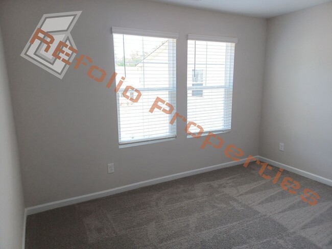 Building Photo - Beautiful 4 Bedroom, 3 Bath, 1-Car Garage ...