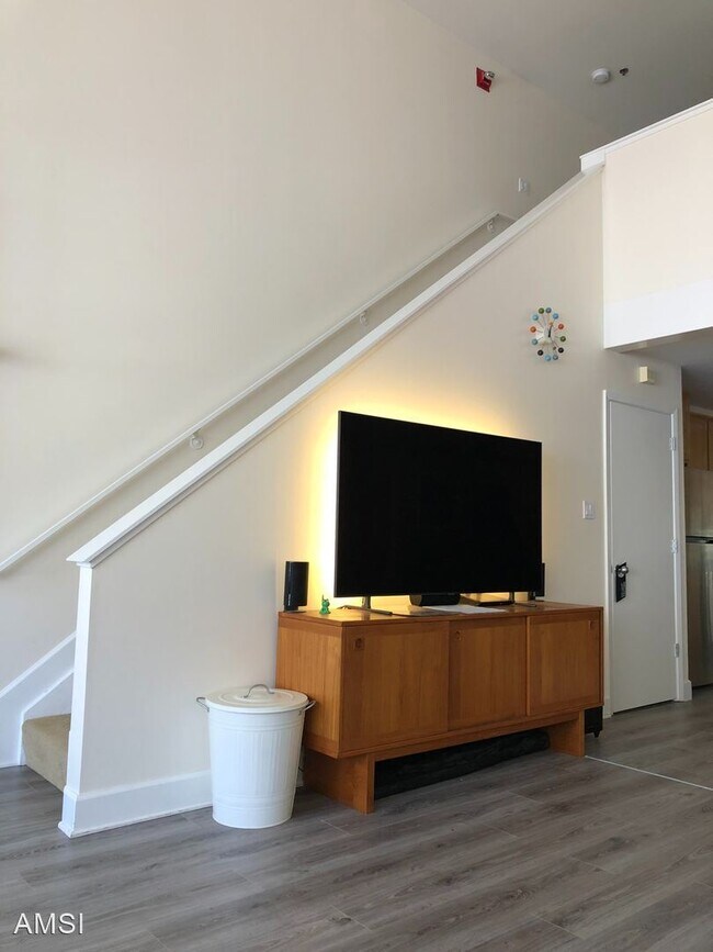 Building Photo - 2 br, 2 bath House - 75 Sheridan #101