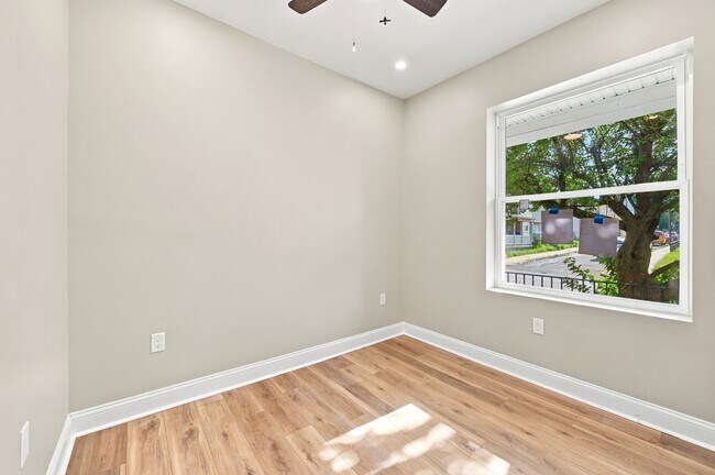 Building Photo - 872 N 46th St