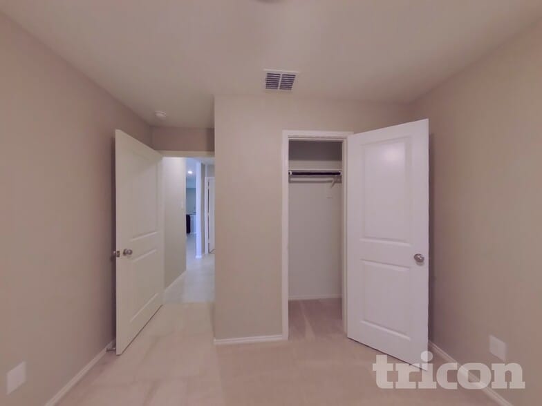Building Photo - 1717 Claireborne Ct