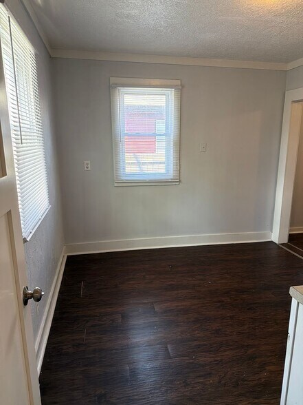 Building Photo - 1938 N Dearborn St