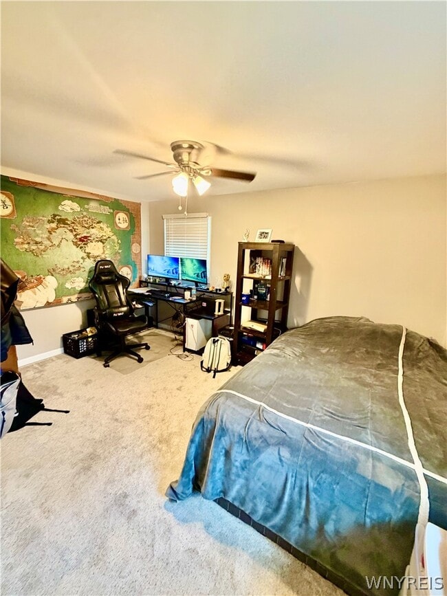 Building Photo - 260 Argus Dr