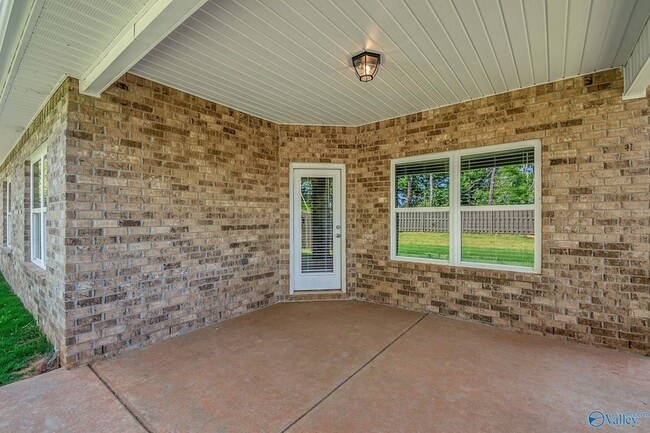 Building Photo - 147 Ivy Vine Dr