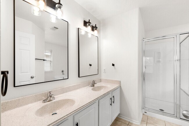 Building Photo - 8710 Thistlemoor Ln