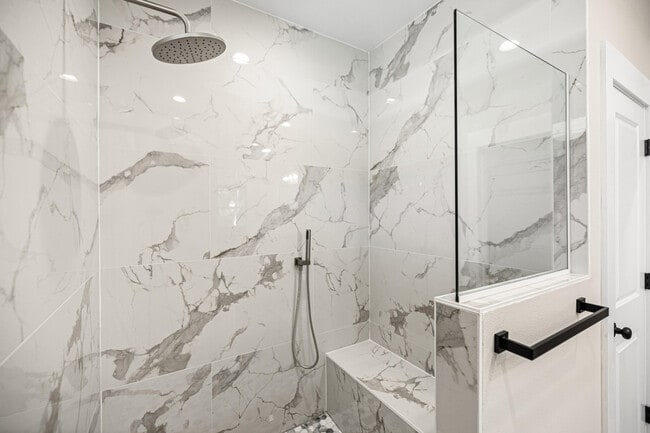 Building Photo - 109 Spruce St