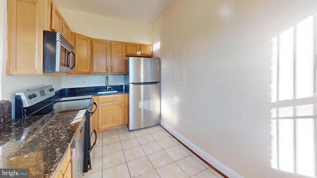 Building Photo - 315 Evarts St NE