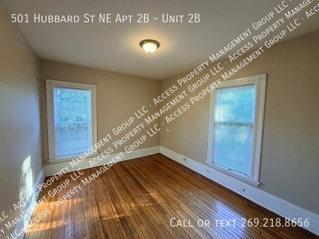 Building Photo - 501 Hubbard St NE