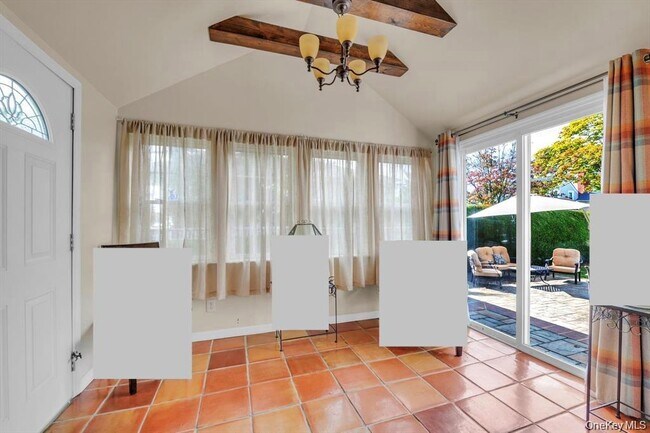 Building Photo - 91 7th St