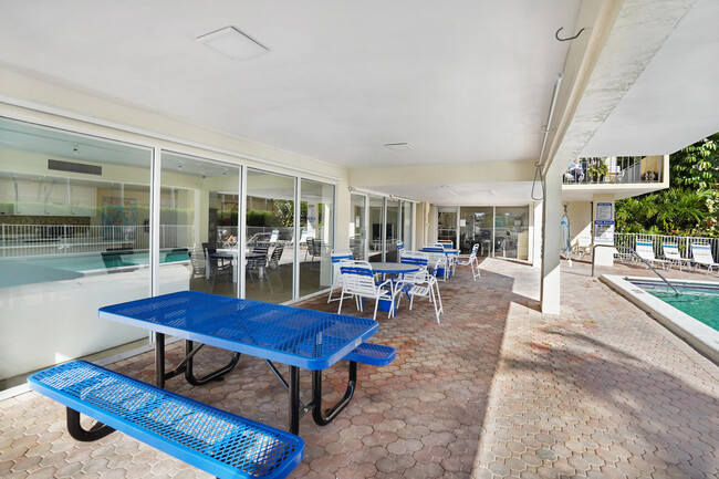 Building Photo - 3581 S Ocean Blvd