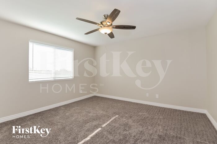 Building Photo - 4450 W Meggan Pl