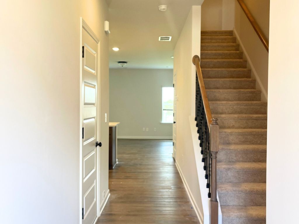 Building Photo - 708 Shetland Trl