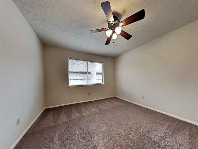 Building Photo - 603 Blue Ridge Dr