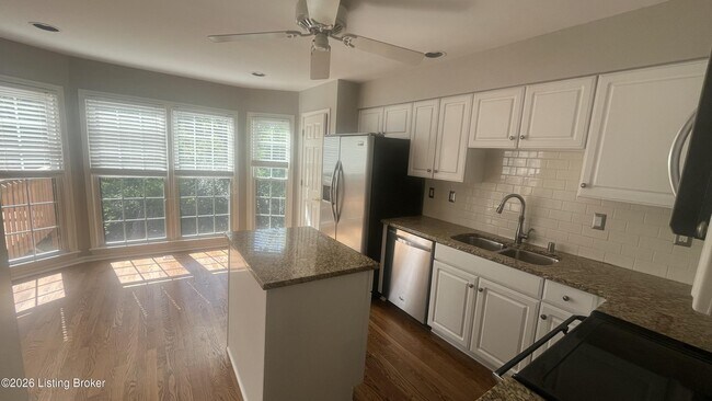 Building Photo - 402 Trinity Hills Ln