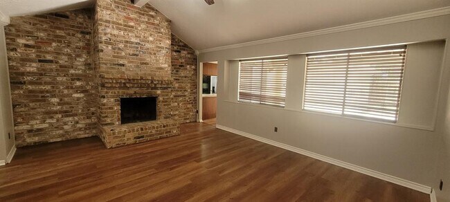 Building Photo - 2514 Deer Valley Dr