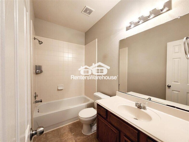 Building Photo - 2206 Wildbrook Canyon Ln